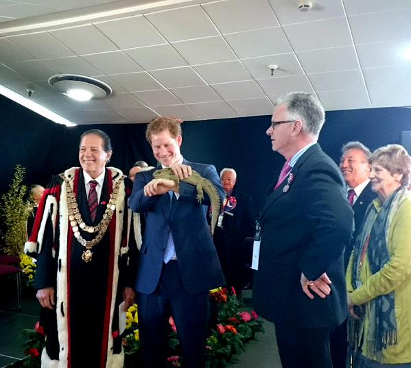 Prince Harry meets the 100 year old Tuatara in Invercargill