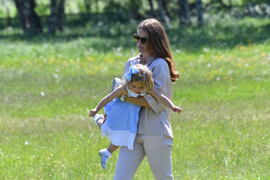 Princess Madeleine retrieves Princess Leonore after running away in Gotland